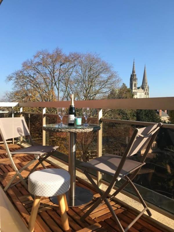 Appartement Avec Parking Et Balcon Vue Cathedrale Chartres Exterior photo